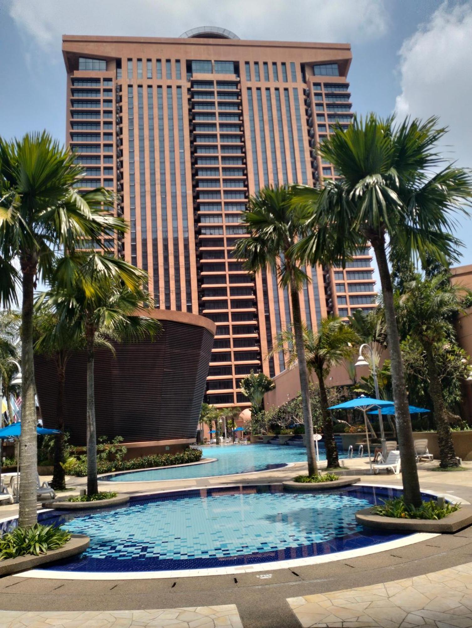 Berjaya Times Square Service Suite By Luna Kuala Lumpur Exterior photo