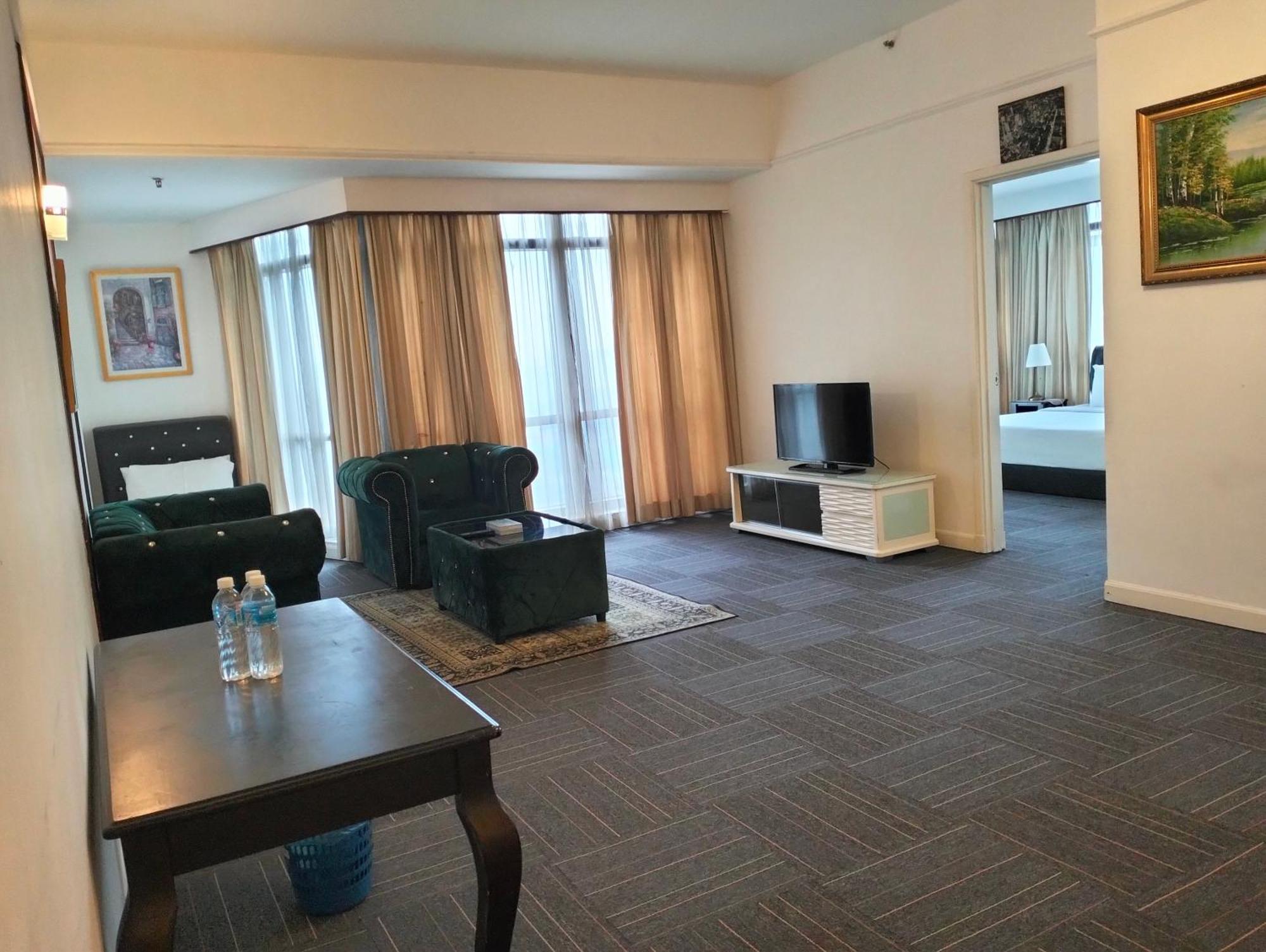 Berjaya Times Square Service Suite By Luna Kuala Lumpur Exterior photo