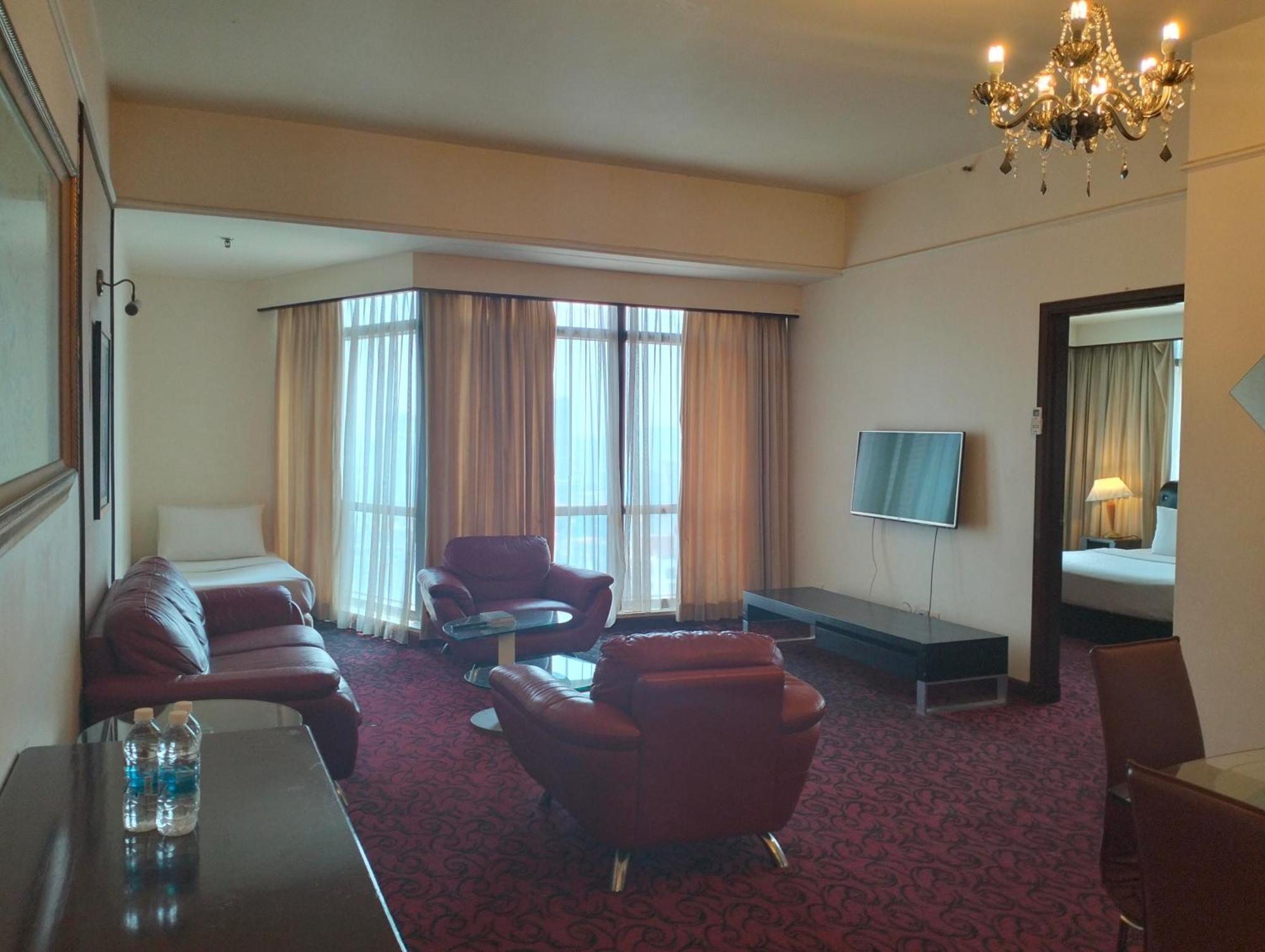 Berjaya Times Square Service Suite By Luna Kuala Lumpur Exterior photo
