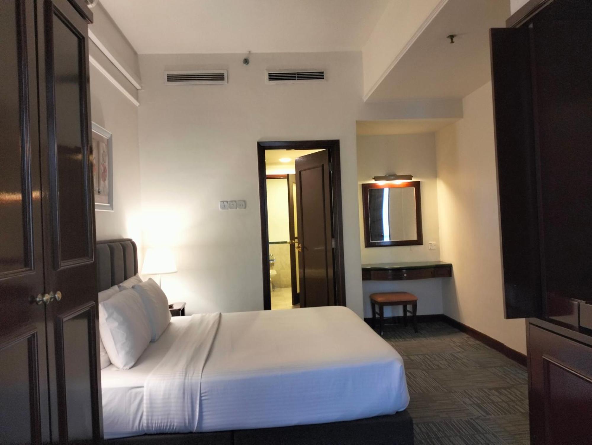 Berjaya Times Square Service Suite By Luna Kuala Lumpur Exterior photo