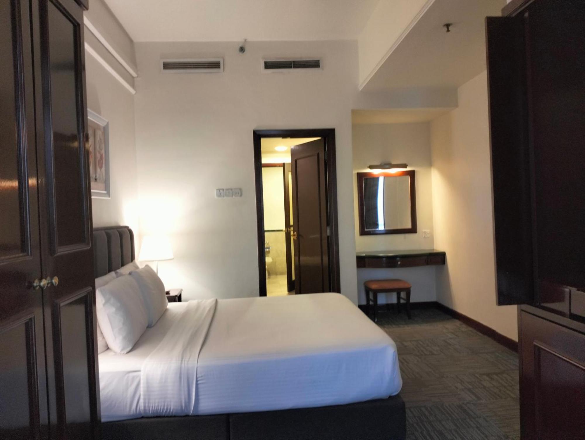 Berjaya Times Square Service Suite By Luna Kuala Lumpur Exterior photo