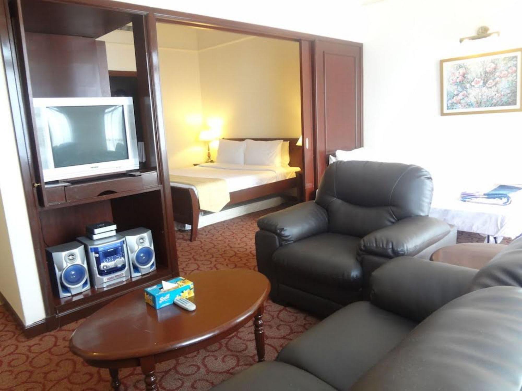 Berjaya Times Square Service Suite By Luna Kuala Lumpur Exterior photo